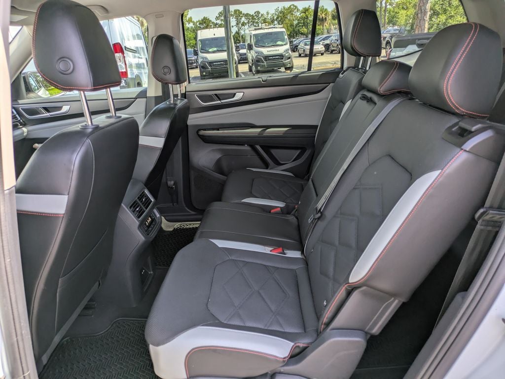 2024 Volkswagen Atlas 2.0T Peak Edition SEL