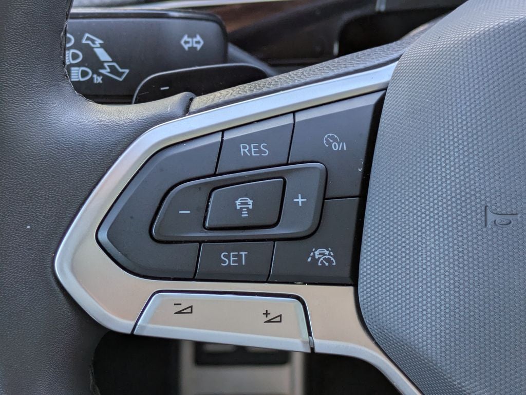 2024 Volkswagen Atlas 2.0T Peak Edition SEL