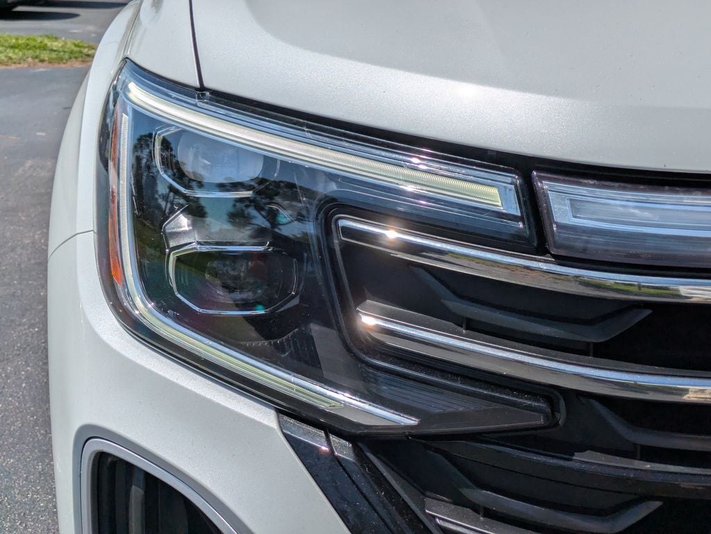2024 Volkswagen Atlas 2.0T Peak Edition SEL