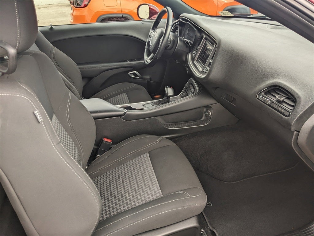 2022 Dodge Challenger SXT