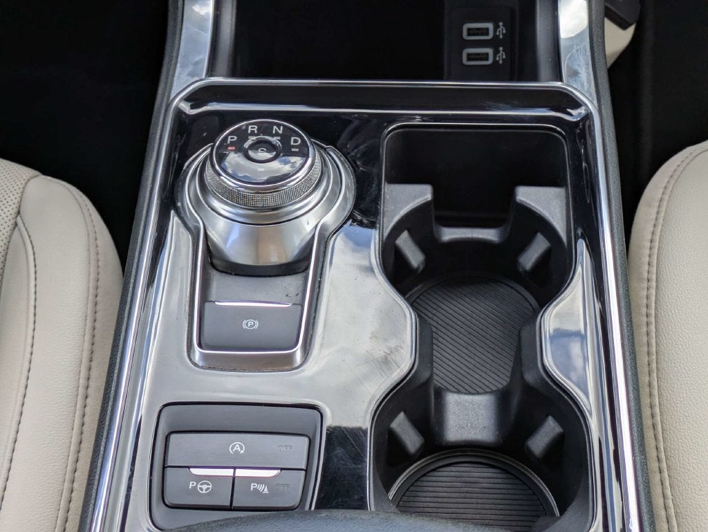 2020 Ford Edge Titanium
