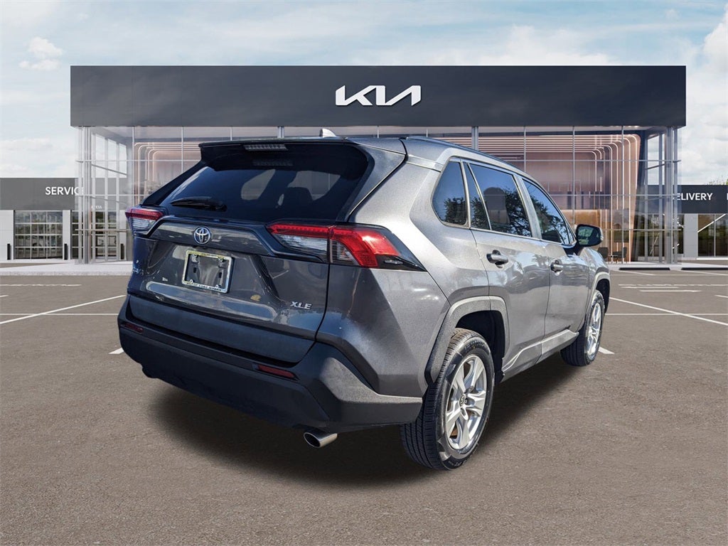 2021 Toyota RAV4 XLE