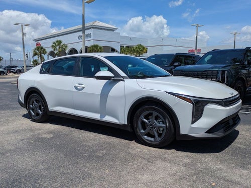 2025 Kia K4 LXS