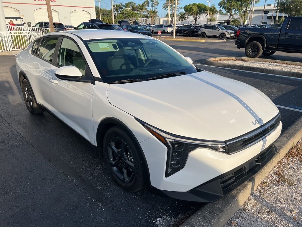 2025 Kia K4 LXS