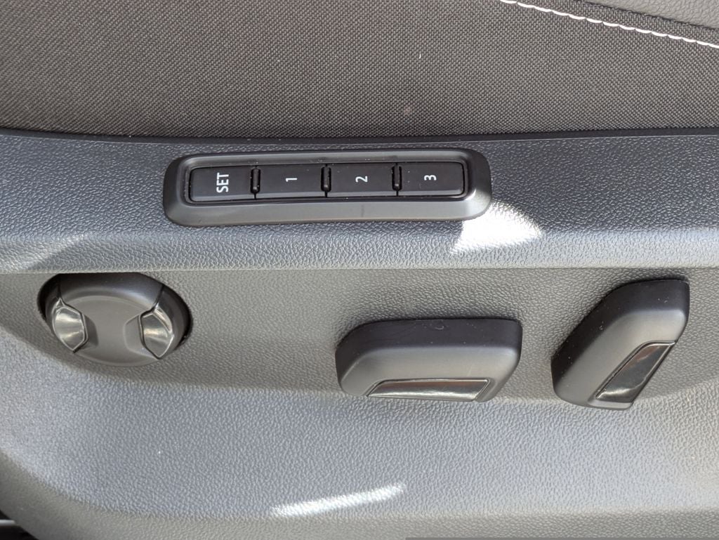 2022 Volkswagen Tiguan 2.0T SEL R-Line