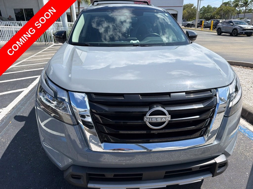 2024 Nissan Pathfinder SL