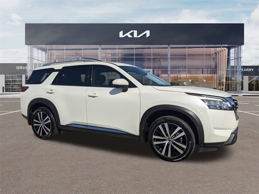 2024 Nissan Pathfinder Platinum