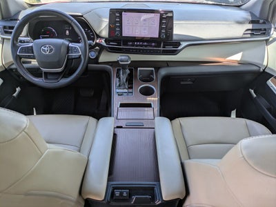 2022 Toyota Sienna XLE 8 Passenger