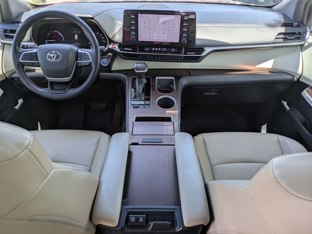 2022 Toyota Sienna XLE 8 Passenger