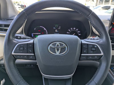 2022 Toyota Sienna XLE 8 Passenger