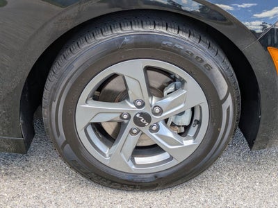 2022 Kia K5 LX