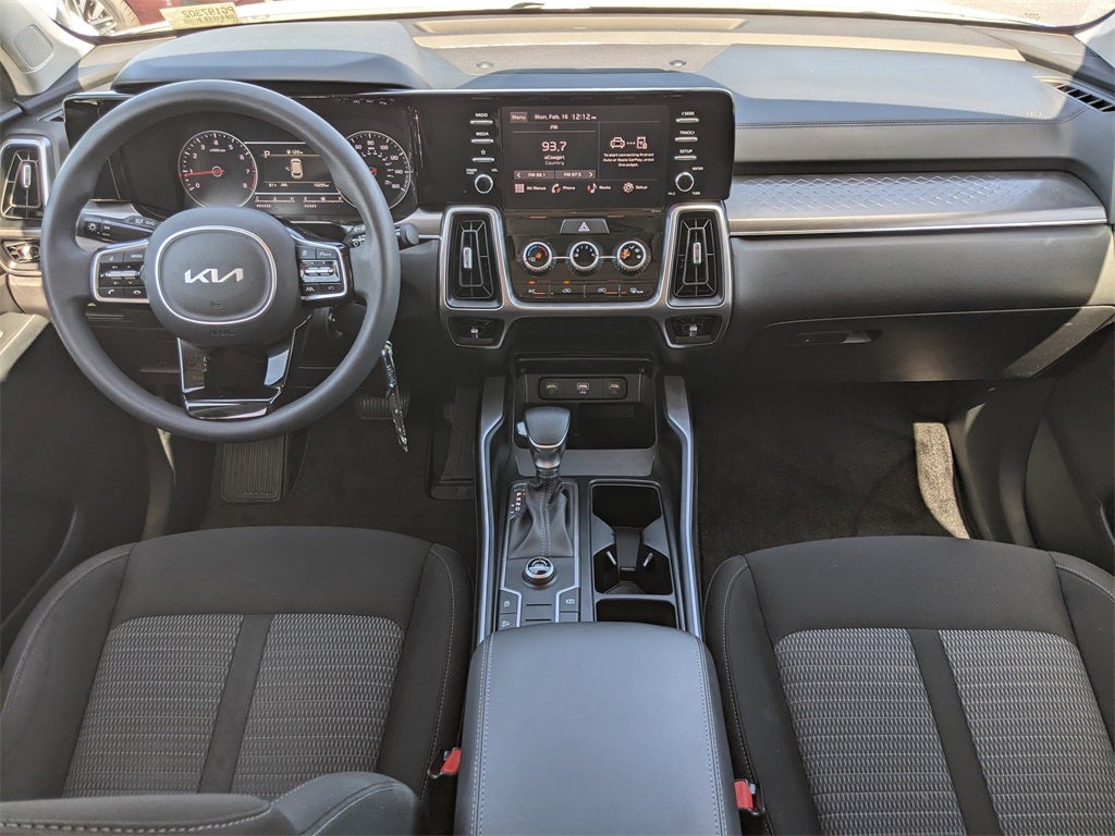 2023 Kia Sorento LX