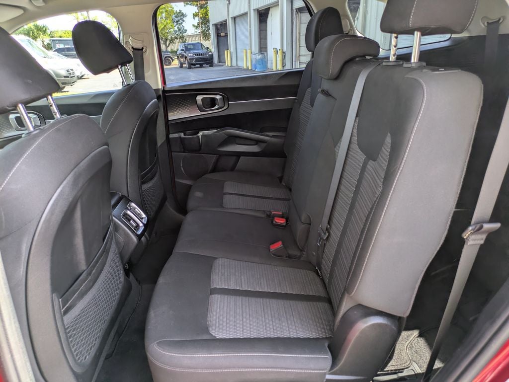 2023 Kia Sorento LX