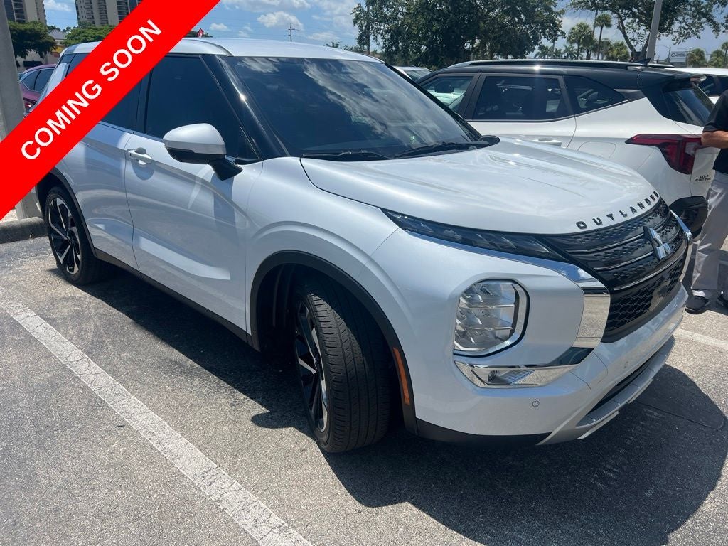 2024 Mitsubishi Outlander SE