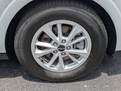 2024 Kia Carnival LX