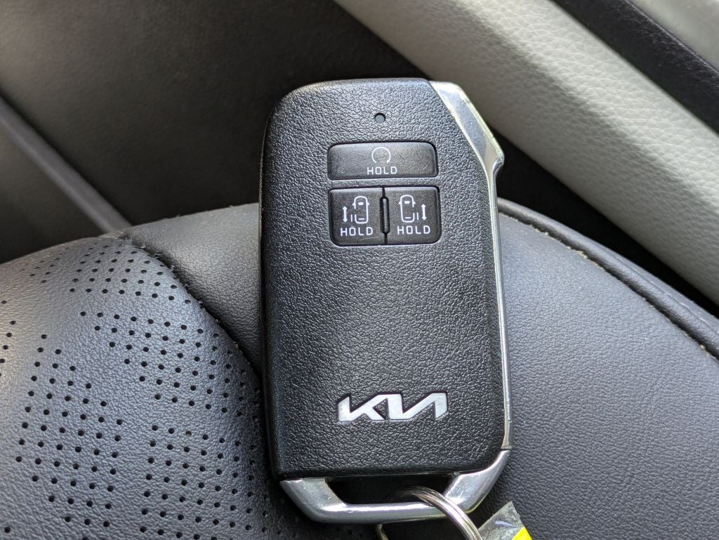 2022 Kia Carnival LXS
