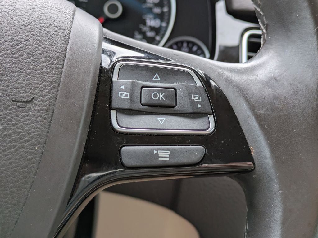 2017 Volkswagen Touareg V6 Sport 4Motion