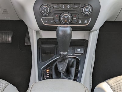 2019 Jeep Cherokee Limited FWD