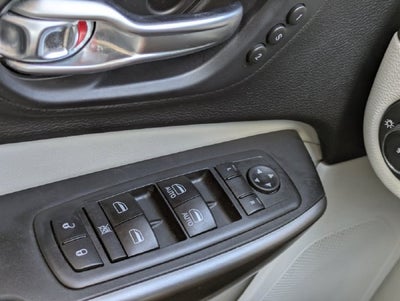 2019 Jeep Cherokee Limited FWD