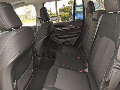 2025 Jeep Grand Cherokee GRAND CHEROKEE LAREDO 4X2