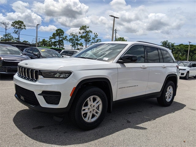 2025 Jeep Grand Cherokee GRAND CHEROKEE LAREDO 4X2