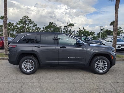 2025 Jeep Grand Cherokee GRAND CHEROKEE LAREDO X 4X2