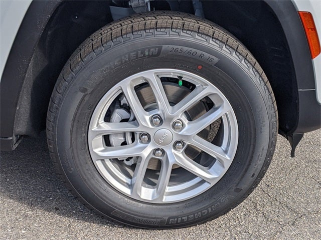 2025 Jeep Grand Cherokee GRAND CHEROKEE LAREDO X 4X2