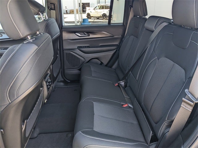 2026 Jeep Grand Cherokee GRAND CHEROKEE LAREDO X 4X2