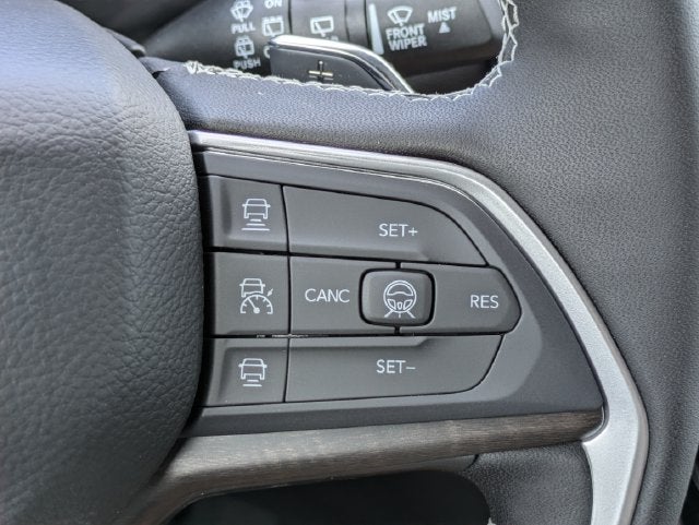 2027 Jeep Grand Cherokee GRAND CHEROKEE LAREDO ALTITUDE 4X2
