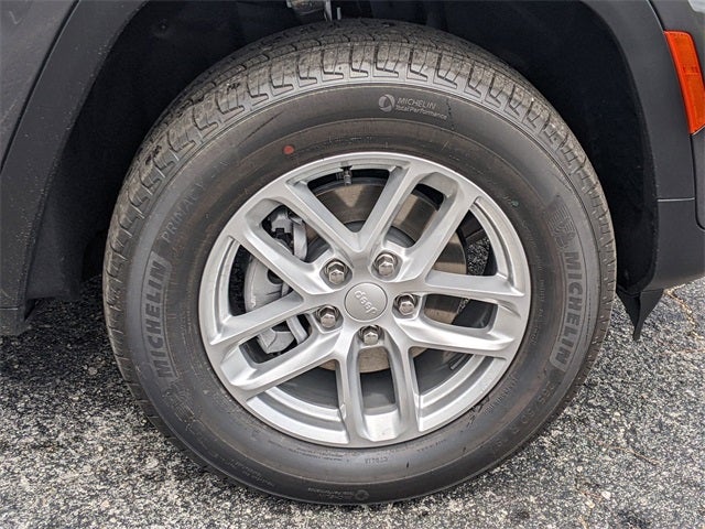 2025 Jeep Grand Cherokee GRAND CHEROKEE LAREDO X 4X4