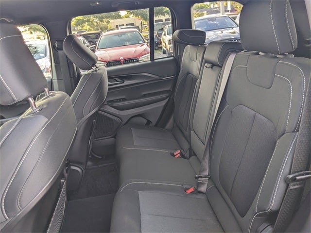 2025 Jeep Grand Cherokee Laredo 4x4