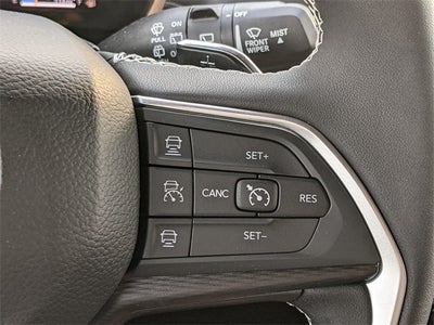 2025 Jeep Grand Cherokee Laredo 4x4