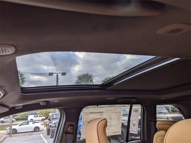 2025 Jeep Grand Cherokee GRAND CHEROKEE SUMMIT RESERVE 4X4