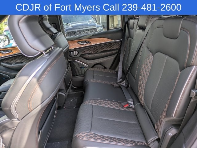 2027 Jeep Grand Cherokee GRAND CHEROKEE SUMMIT 4X4