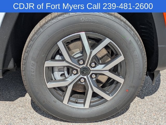 2027 Jeep Grand Cherokee GRAND CHEROKEE L LAREDO X 4X2