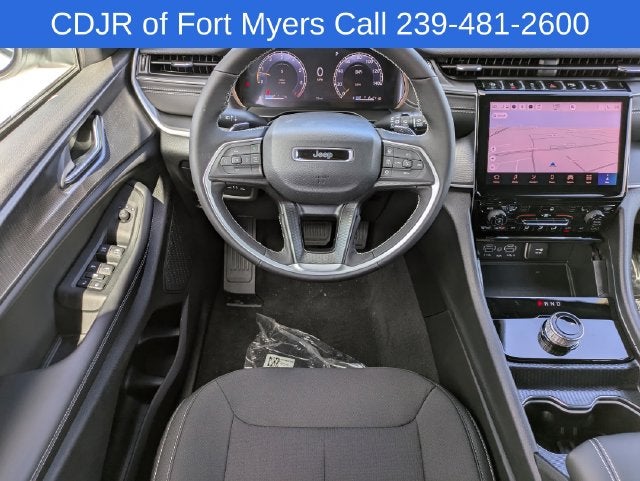 2027 Jeep Grand Cherokee GRAND CHEROKEE L LAREDO X 4X2