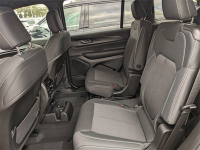 2025 Jeep Grand Cherokee GRAND CHEROKEE L LAREDO X 4X2