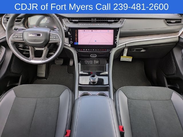 2027 Jeep Grand Cherokee GRAND CHEROKEE L LAREDO ALTITUDE 4X2