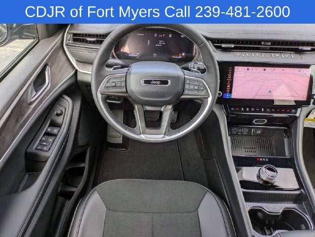 2027 Jeep Grand Cherokee GRAND CHEROKEE L LAREDO ALTITUDE 4X2