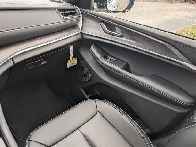 2025 Jeep Grand Cherokee GRAND CHEROKEE L LIMITED 4X2