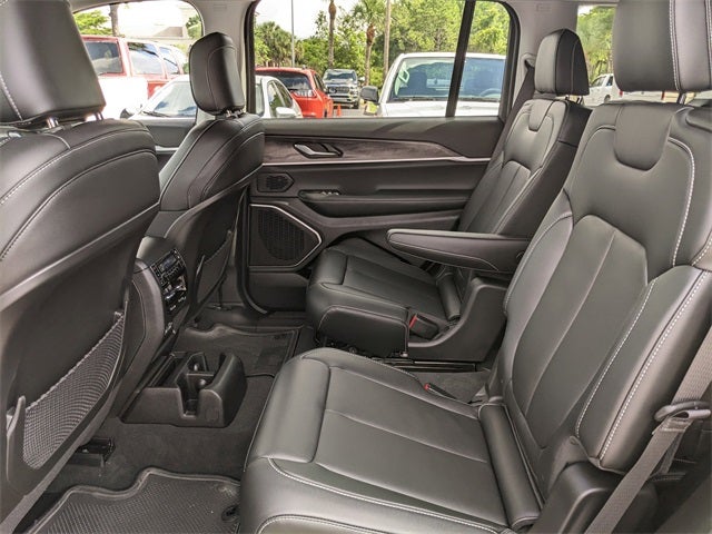 2025 Jeep Grand Cherokee GRAND CHEROKEE L LIMITED 4X2