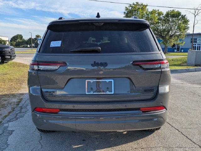 2027 Jeep Grand Cherokee Summit