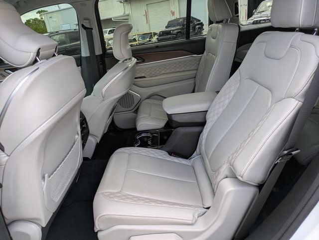 2022 Jeep Grand Cherokee L Summit 4x4