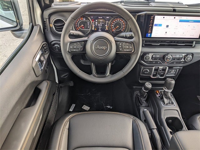 2026 Jeep Gladiator GLADIATOR SAHARA 4X4