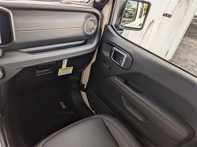 2026 Jeep Gladiator GLADIATOR SAHARA 4X4