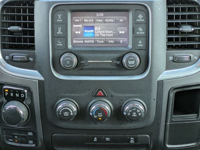2024 RAM 1500 Classic Warlock Crew Cab 4x4 5'7' Box