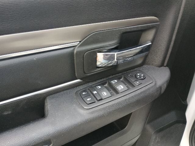 2024 RAM 1500 Classic Warlock Crew Cab 4x4 5'7' Box