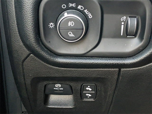 2021 RAM 1500 Big Horn Quad Cab 4x2 6'4' Box