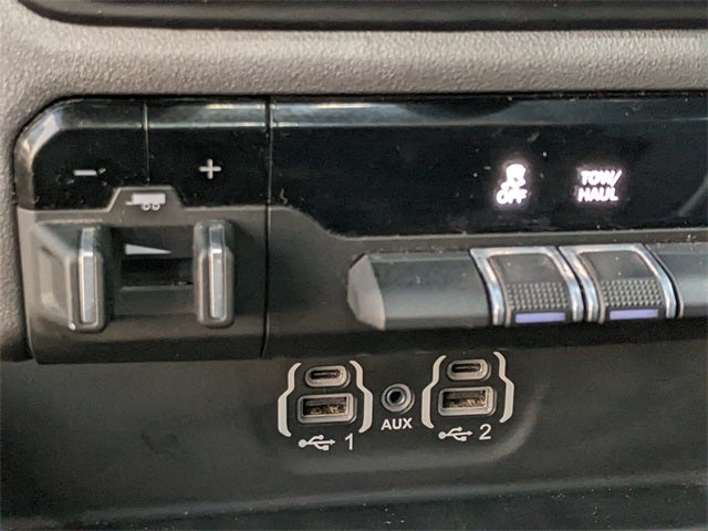 2021 RAM 1500 Big Horn Quad Cab 4x2 6'4' Box