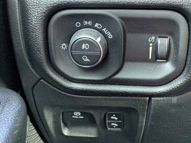 2022 RAM 1500 Big Horn Crew Cab 4x2 5'7' Box